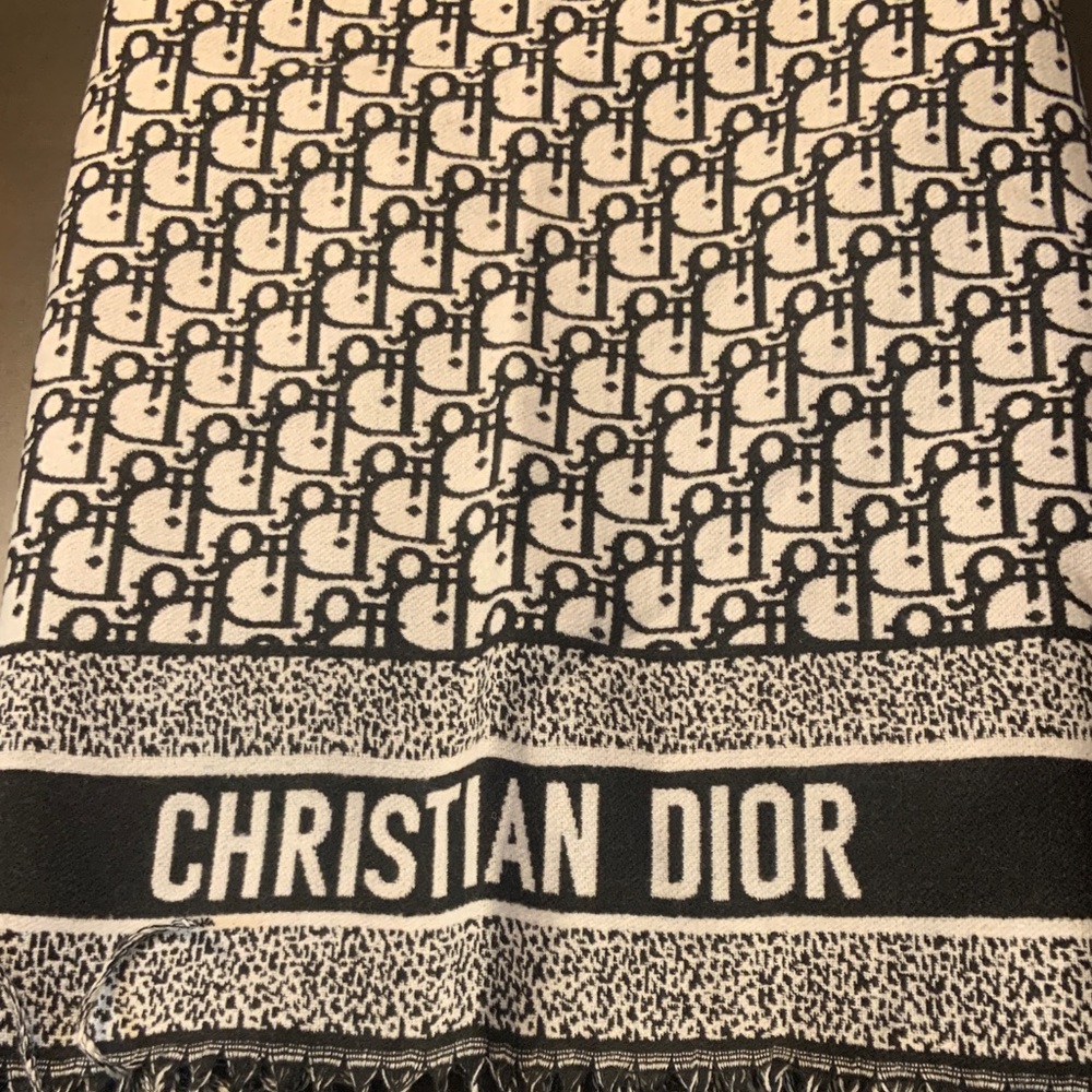 Dior Monogram Black and White Scarf - Picture 2 of 2